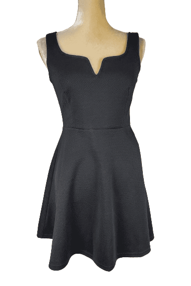 Forever 21 women's black dress size M - Solé Resale Boutique thrift