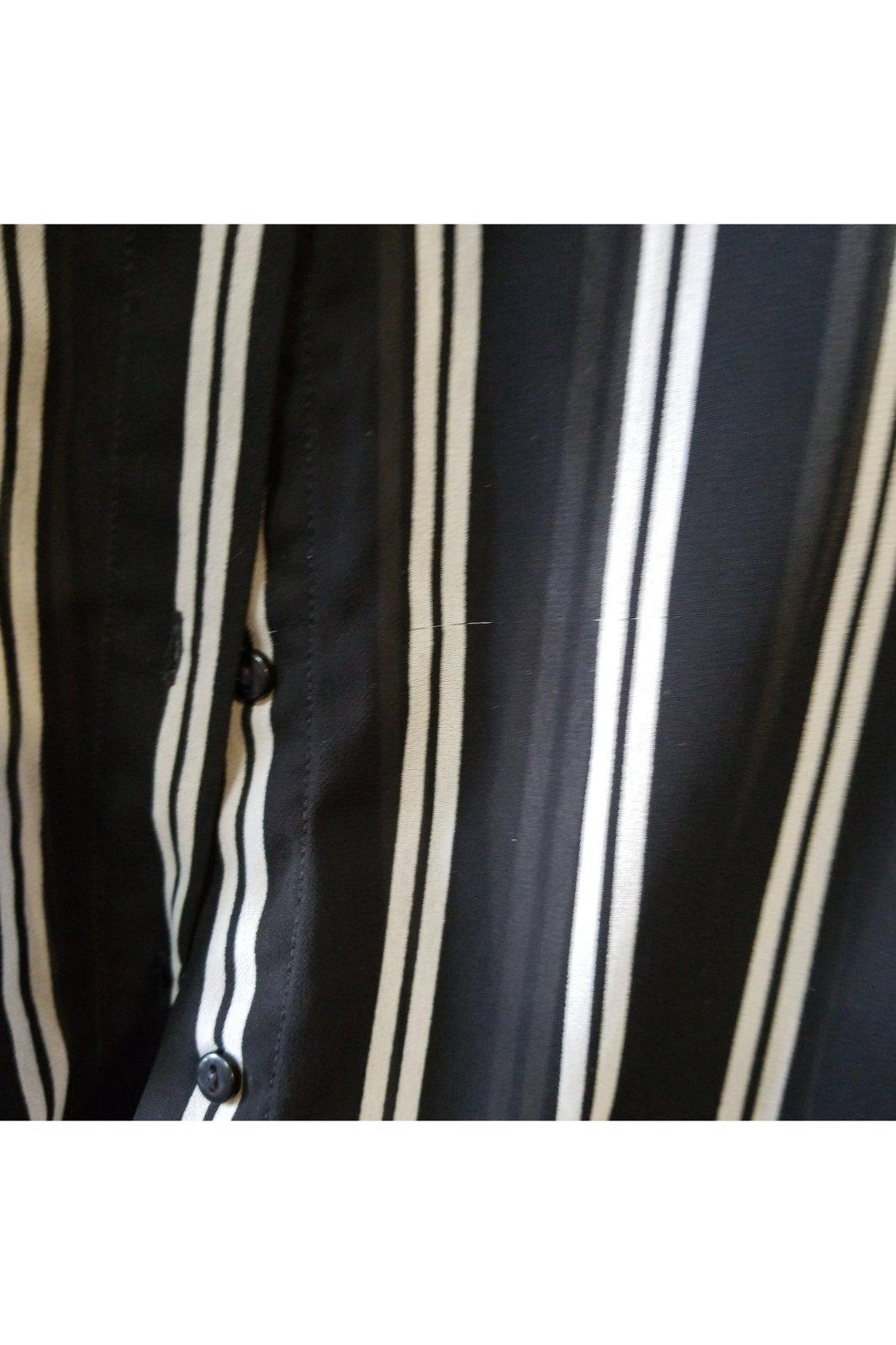 H&M women's black and white top size 4 - Solé Resale Boutique thrift