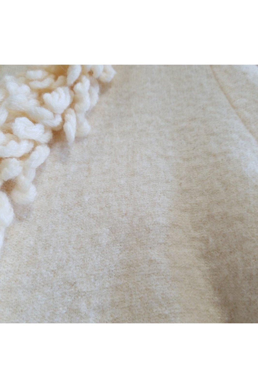 Clothes By Revue women's cream wool cardigan sweater size M