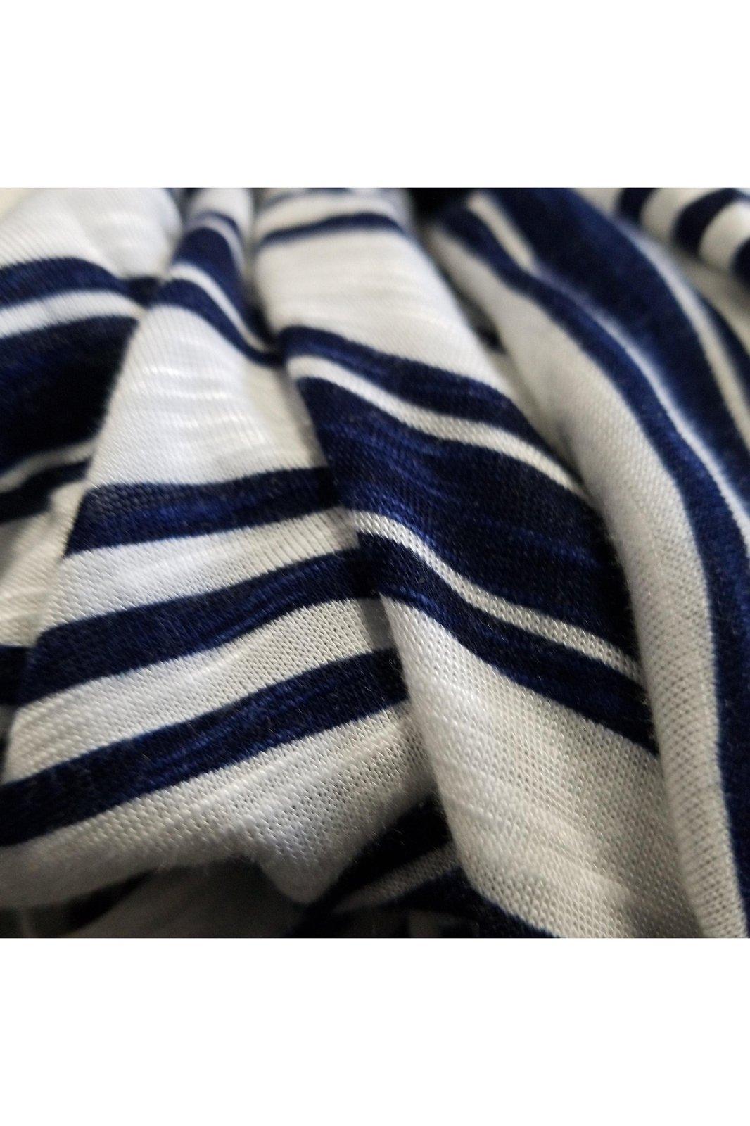 H&M Divided women's blue and white t shirt size S - Solé Resale Boutique thrift