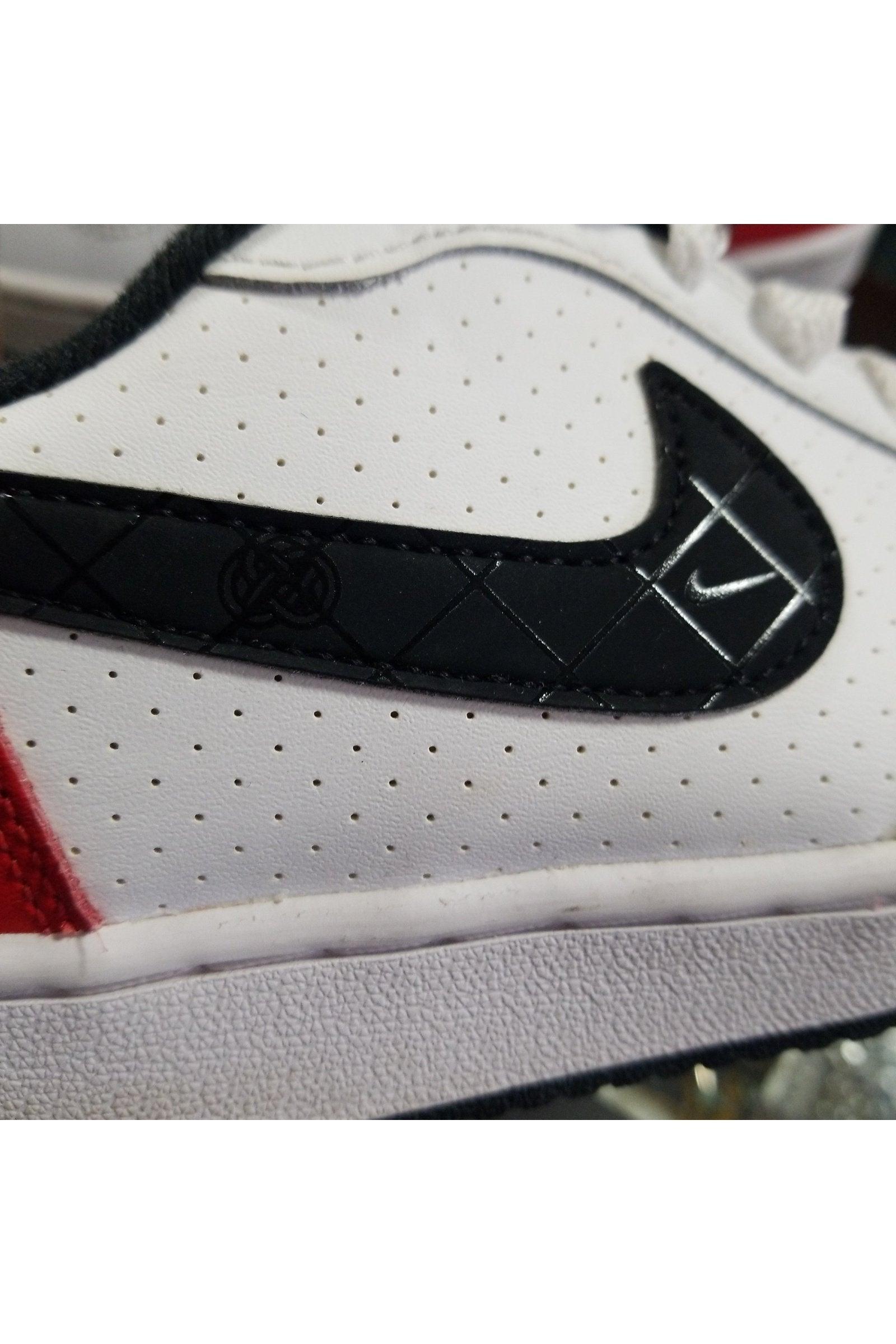 Nike unisex kids white/red/black sneakers size 4.5Y - Solé Resale Boutique thrift