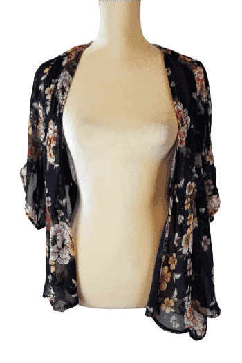 Kirious women's black top size M - Solé Resale Boutique thrift