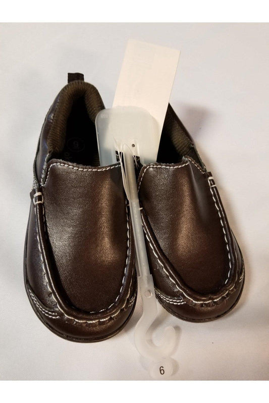 Okie Dokie brown slip on boy shoes in sizes 5, 6, and 9 - Solé Resale Boutique thrift