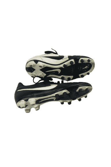 Nike black cleats shoes