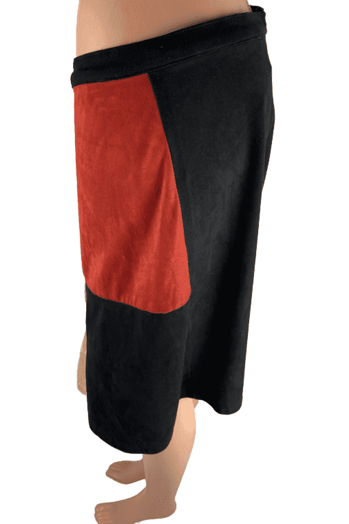 Spence women's black multi patch skirt size M - Solé Resale Boutique thrift