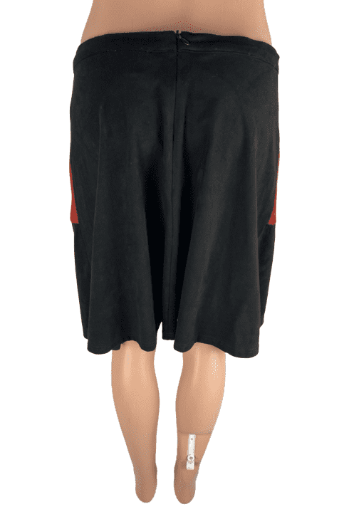 Spence women's black multi patch skirt size M - Solé Resale Boutique thrift