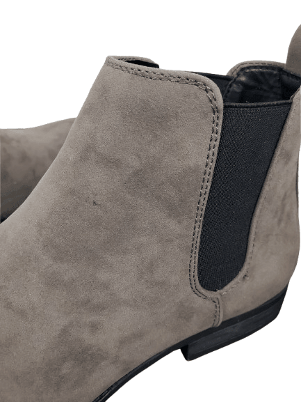 ASOS Design chelsea faux suede grey men boots size 9 - Solé Resale Boutique thrift