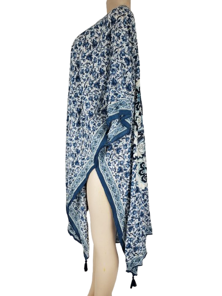 Vince Camuto women's blue and white floral  size kimono O/S