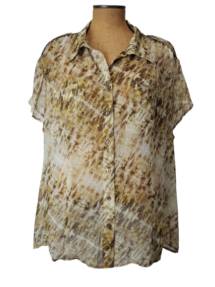 Short-sleeve shirt with a brown and beige pattern on a mannequin against a white background
